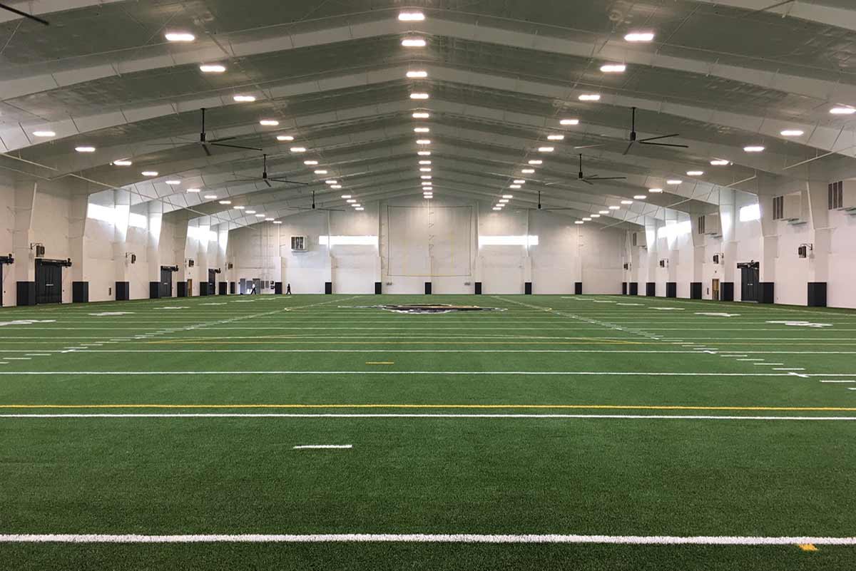 Colquitt County High School’s indoor multipurpose facility is ideal for football with its clear span metal building design. 
